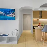 Urban Village Апартаменты